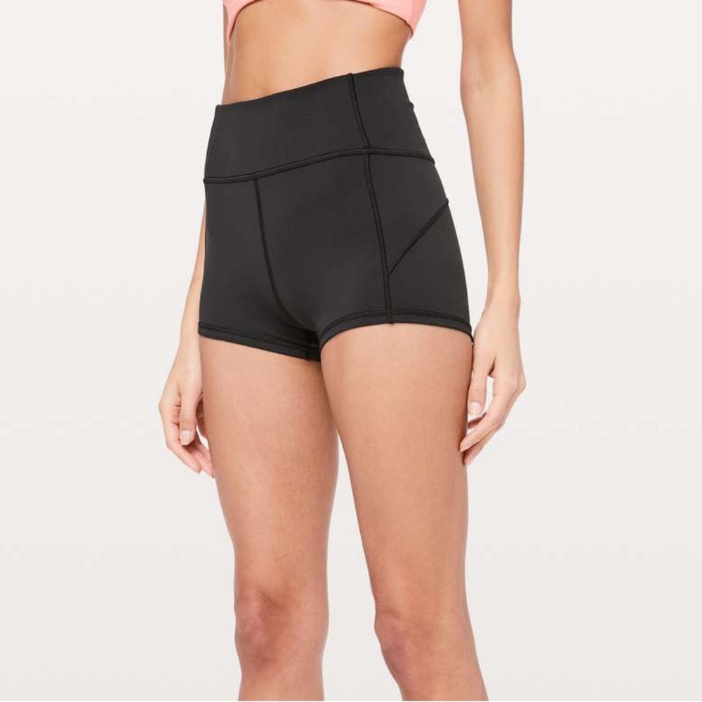 Lululemon in Movement Short Everlux 2.5” Size 8